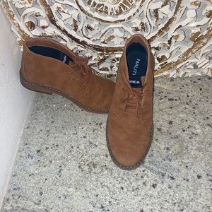 NAUTICA Boys Size One. Suede Boots.
